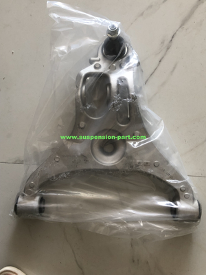 Manutenzione preventiva Proteggi la tua auto sostituendo prontamente le parti di sospensione danneggiate